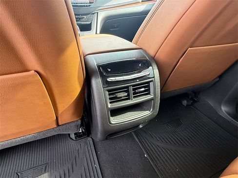 Used 2022 Cadillac XT5 Premium Luxury image 16