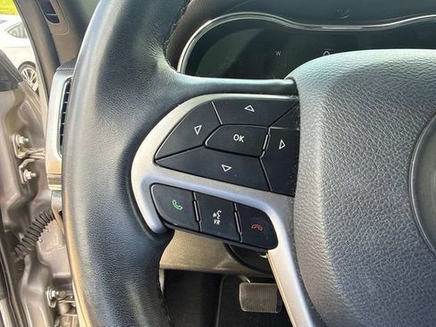Used 2020 Jeep Grand Cherokee Limited w/ Luxury Group II RWD image 30