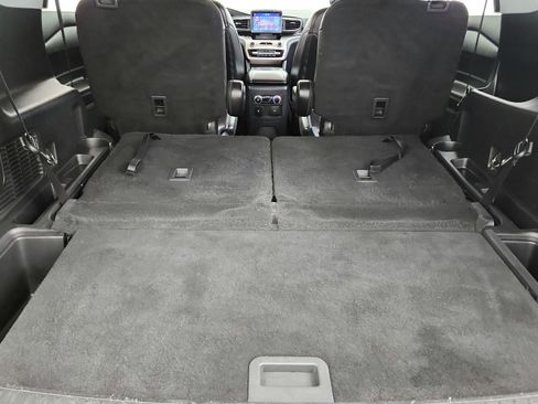 Used 2022 Ford Explorer XLT w/ Equipment Group 202A AWD/4WD image 30