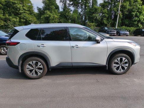 Used 2021 Nissan Rogue SV w/ Premium Package FWD image 5