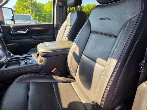 Used 2024 GMC Sierra 2500 Denali w/ Denali Reserve Package AWD/4WD image 2