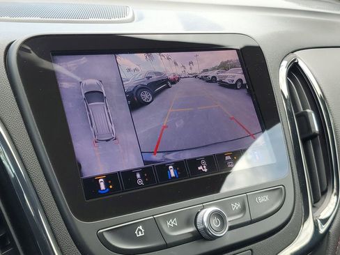 Used 2022 Chevrolet Equinox RS w/ RS Leather Package image 21