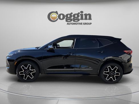 Used 2025 Chevrolet Blazer RS w/ Driver Confidence II Package FWD image 2