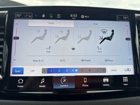 Used 2023 Chrysler Pacifica Touring-L image 28