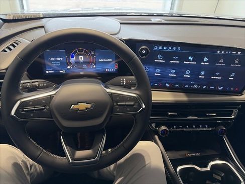 New 2026 Chevrolet Traverse LT image 15