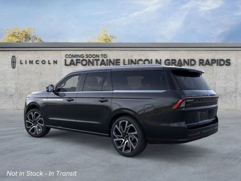 New 2026 Lincoln Navigator L Reserve AWD/4WD image 4