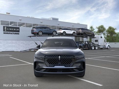 New 2026 Lincoln Nautilus Premier image 6