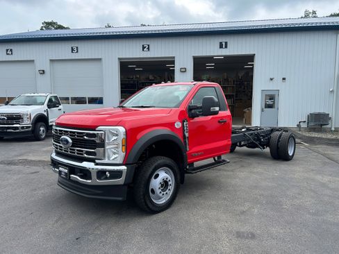 New 2025 Ford F550 4x4 Regular Cab Super Duty image 4