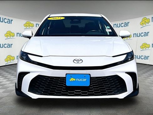 Used 2025 Toyota Camry SE FWD image 2