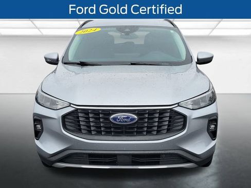 Certified 2024 Ford Escape SE image 2