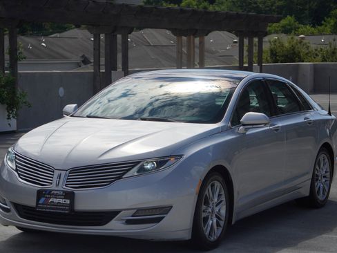 Used 2014 Lincoln MKZ Sedan 4D w/ Equipment Group 102A Reserve image 32