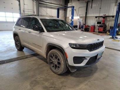 Used 2024 Jeep Grand Cherokee Altitude