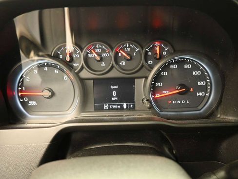 Used 2019 Chevrolet Silverado 1500 Custom w/ Custom Convenience Package AWD/4WD image 7