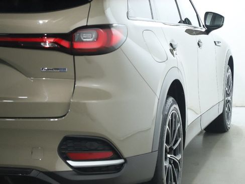 Certified 2025 MAZDA CX-70 Plug-In Hybrid w/ Premium Pkg AWD/4WD image 49