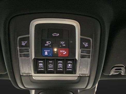 Used 2021 RAM 1500 Laramie AWD/4WD image 39