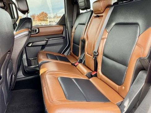 Used 2024 Ford Bronco Outer Banks image 12
