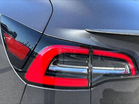 Used 2018 Tesla Model 3 Long Range AWD/4WD image 30