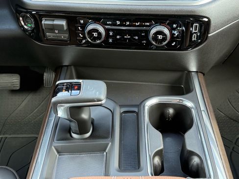 New 2026 Chevrolet Silverado 1500 High Country w/ High Country Premium Package AWD/4WD image 17