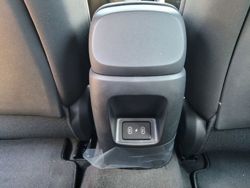 New 2025 Hyundai Elantra SEL image 19