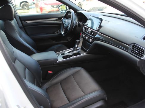 Used 2018 Honda Accord Sport image 25