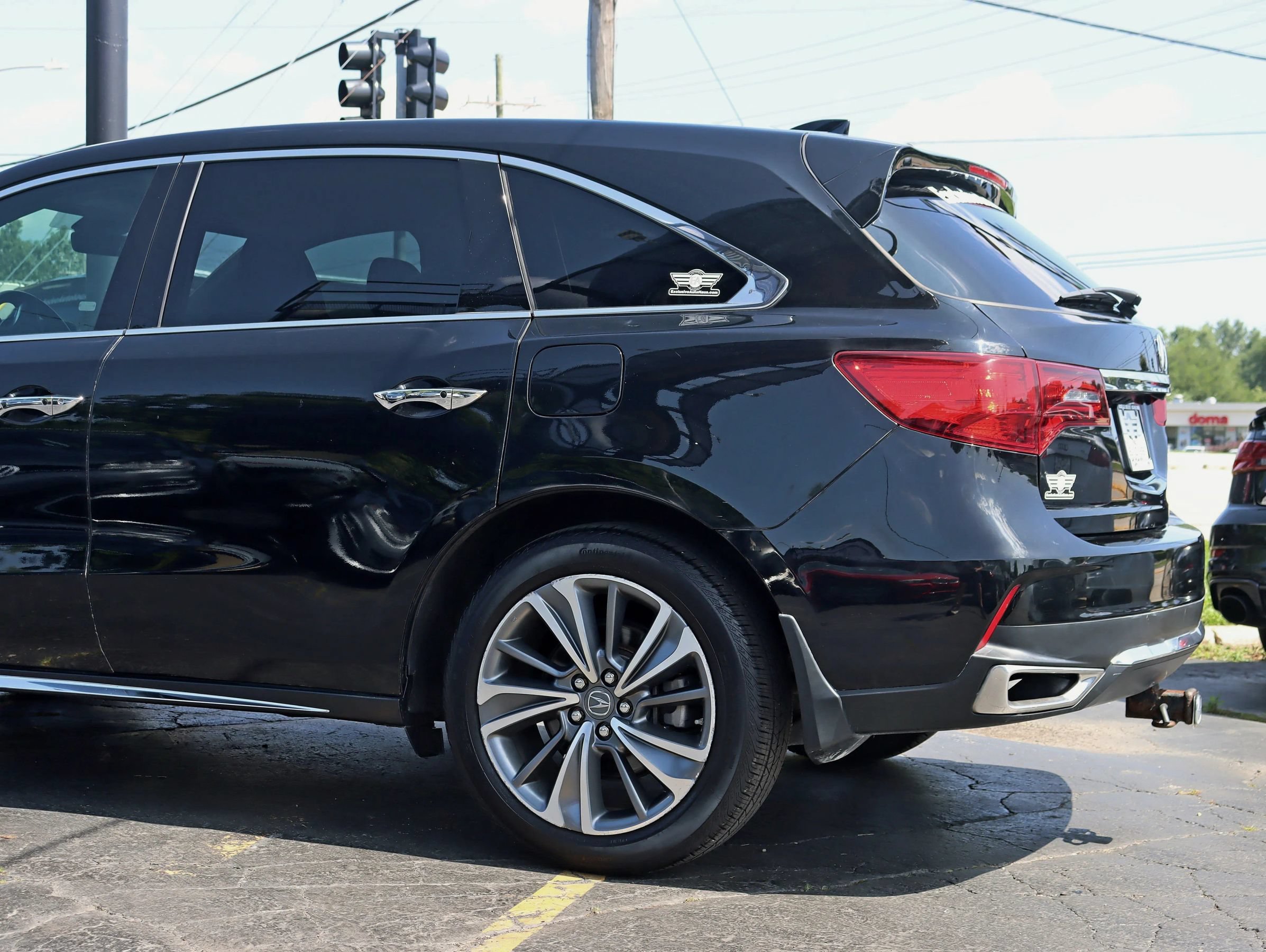Used 2017 Acura MDX w/ Technology Package AWD/4WD image 12