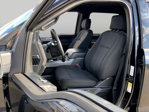 Used 2015 Ford F150 XLT w/ Equipment Group 302A Luxury AWD/4WD image 7
