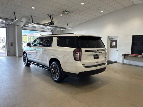 Used 2023 Chevrolet Suburban Z71 w/ Luxury Package AWD/4WD image 5