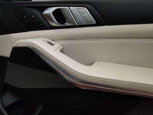 Used 2020 BMW X7 xDrive40i w/ Executive Package image 21