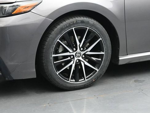 Used 2022 Toyota Camry SE FWD image 12