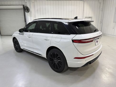 Used 2023 Lincoln Corsair Reserve w/ Equipment Group 201A image 3