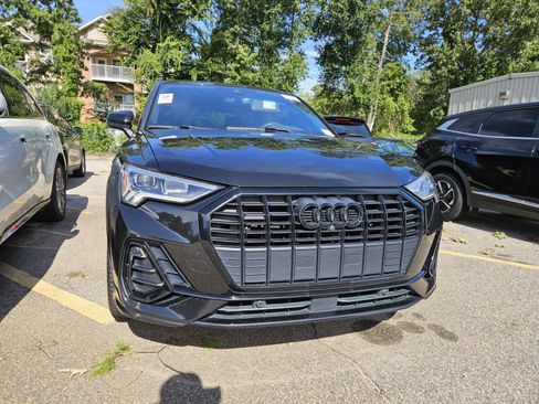 Used 2022 Audi Q3 2.0T Premium Plus w/ Premium Plus Package AWD/4WD image 3