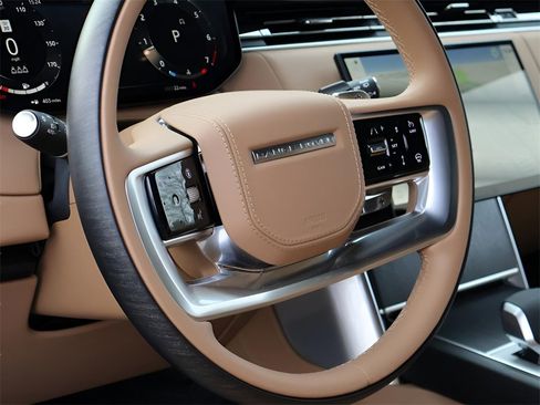 New 2026 Land Rover Range Rover SE image 18