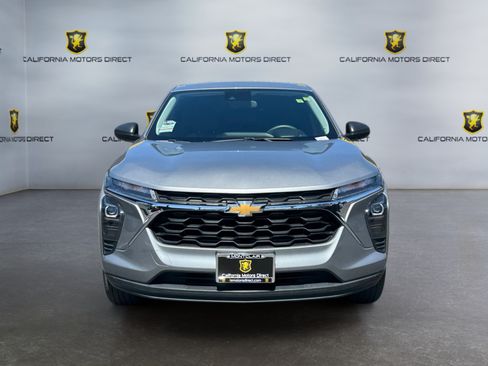 Used 2024 Chevrolet Trax LS w/ Driver Confidence Package FWD image 8