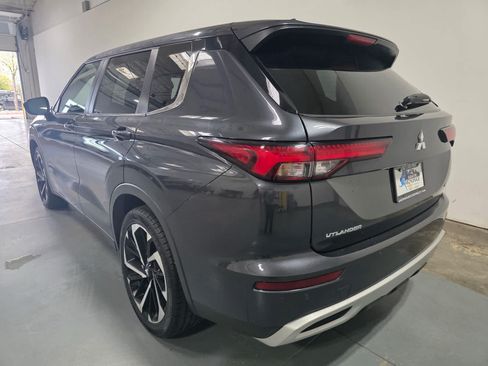 Used 2024 Mitsubishi Outlander SE AWD/4WD image 3