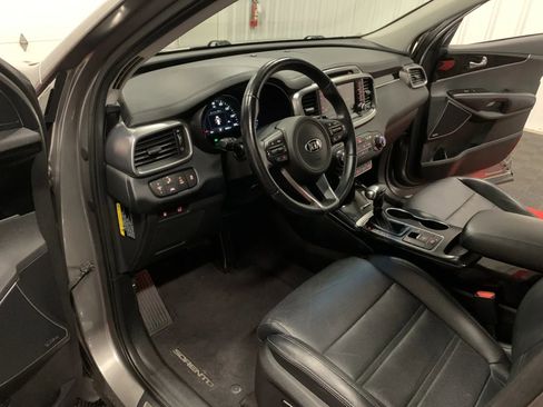 Used 2018 Kia Sorento SX image 41