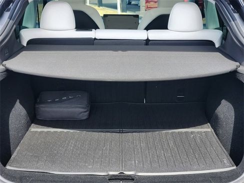 Used 2026 Tesla Model Y AWD image 18