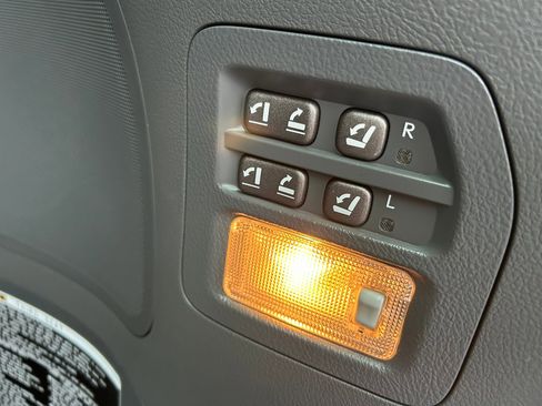 Used 2008 Lexus LX 570 4WD image 21