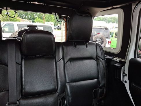 Used 2023 Jeep Wrangler Unlimited Rubicon 392 w/ Xtreme Recon 35" Tire Package AWD/4WD image 21
