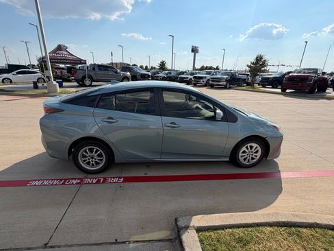 Used 2016 Toyota Prius Two FWD image 22
