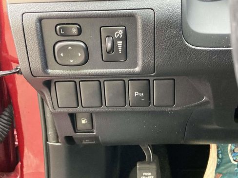 Used 2013 Lexus CT 200h w/ Premium Pkg w/Navigation FWD image 19