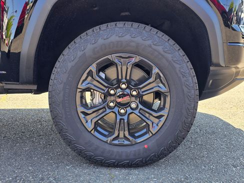 New 2025 GMC Canyon Elevation w/ Convenience Package image 9