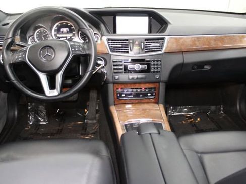 Used 2013 Mercedes-Benz E 400 Sport Sedan w/ Premium 1 Pkg image 2