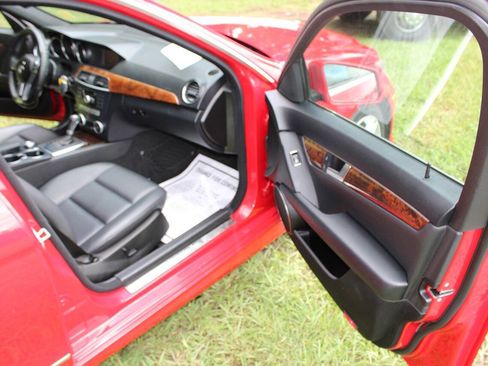 Used 2014 Mercedes-Benz C 300 4MATIC Sedan image 37