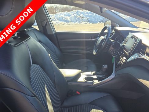 Used 2021 Toyota Camry SE image 5