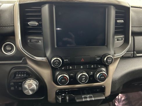 Used 2019 RAM 1500 Laramie AWD/4WD image 18