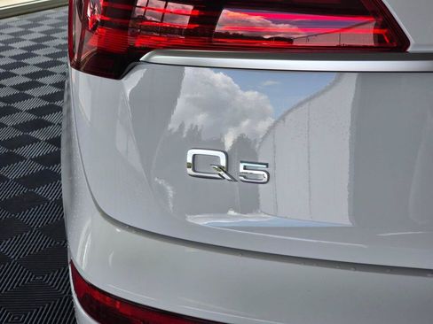 Used 2022 Audi Q5 2.0T Premium w/ Convenience Package AWD/4WD image 13