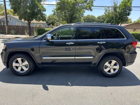 Used 2013 Jeep Grand Cherokee Limited image 8