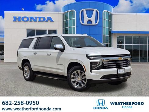 Used 2025 Chevrolet Suburban Premier RWD image 1