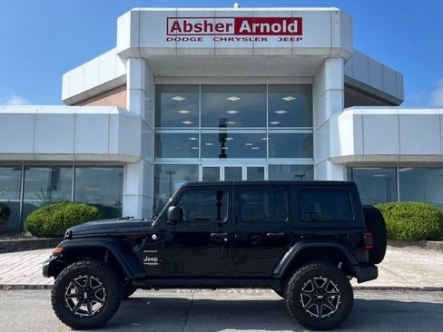Certified 2018 Jeep Wrangler Unlimited Sahara AWD/4WD image 3