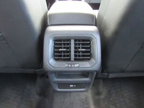 Used 2023 Volkswagen Taos SE image 23